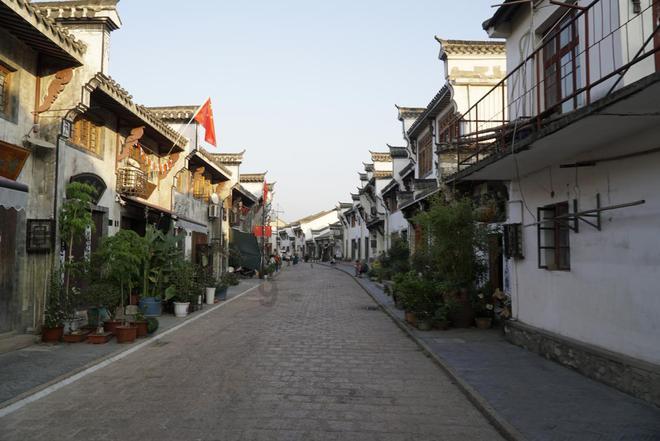 让你知无不答的有哪些消费不高,海鲜又便宜的城市?